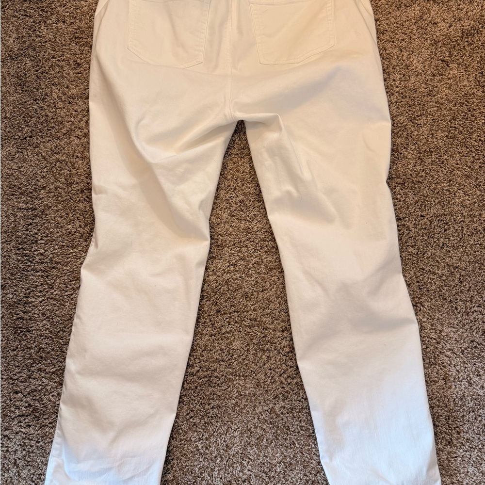 TORRID White jeans size 2R LIKE NEW Weekend Boyfriend Straight Super Soft - Picture 3 of 5